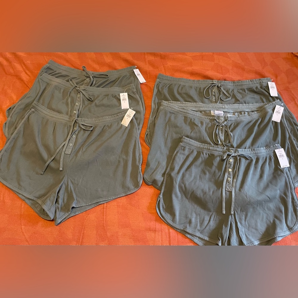 Green comfy shorts set